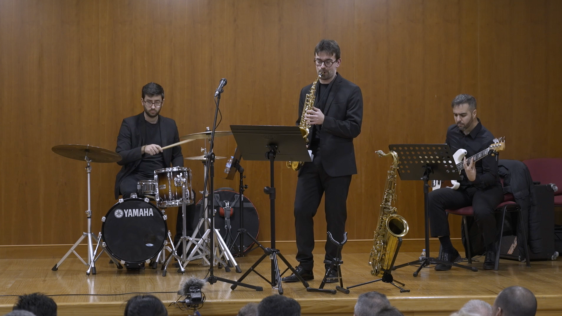 Jazz and Friends actuando  el escenario de la Fundación Paurides